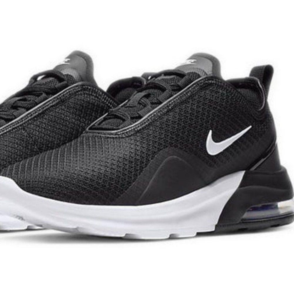 Nike Air Max Motion 2 'Black & White' AO0352-007 - Lightly Used - RARE